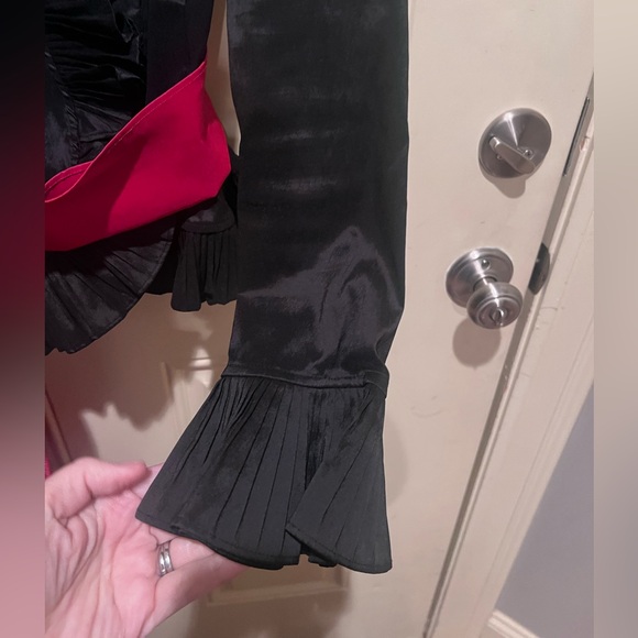 ISADORA Collection - Picture 3 of 4